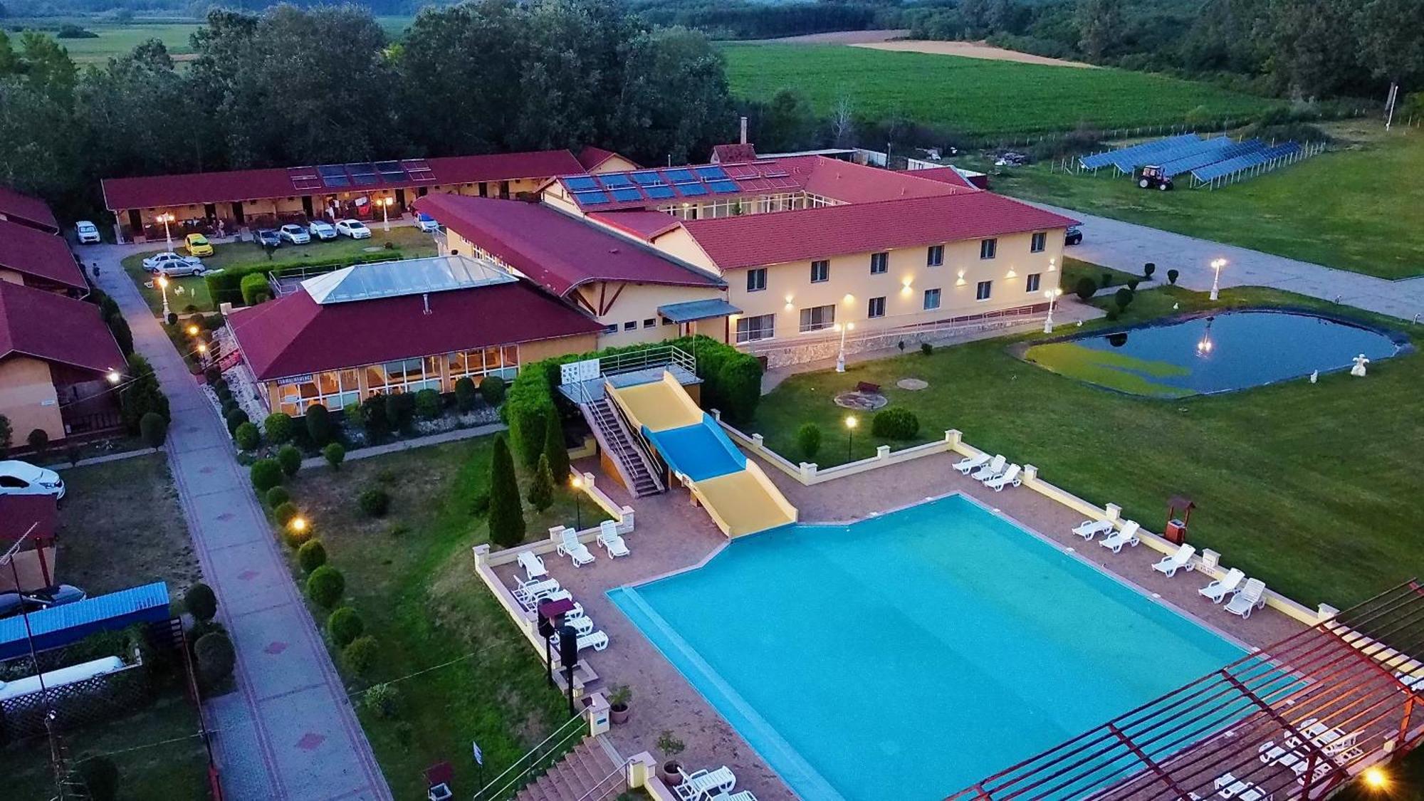 Ligetalja Termal Hotel Peneszlek Экстерьер фото