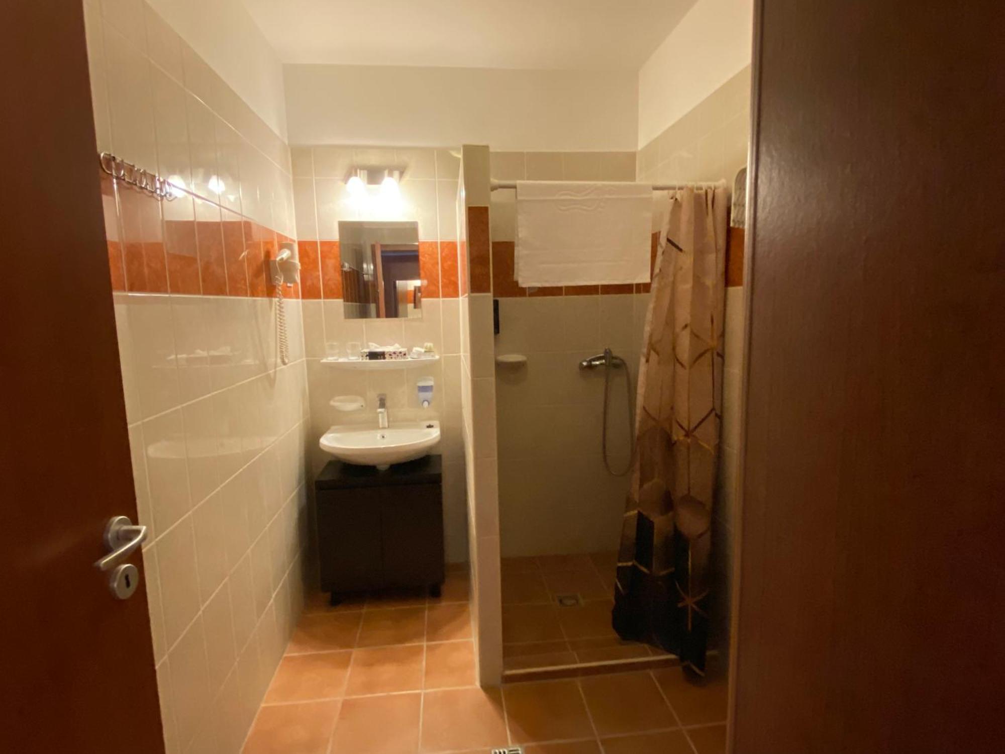 Ligetalja Termal Hotel Peneszlek Экстерьер фото