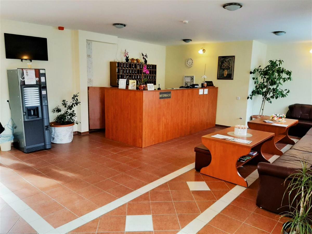 Ligetalja Termal Hotel Peneszlek Экстерьер фото